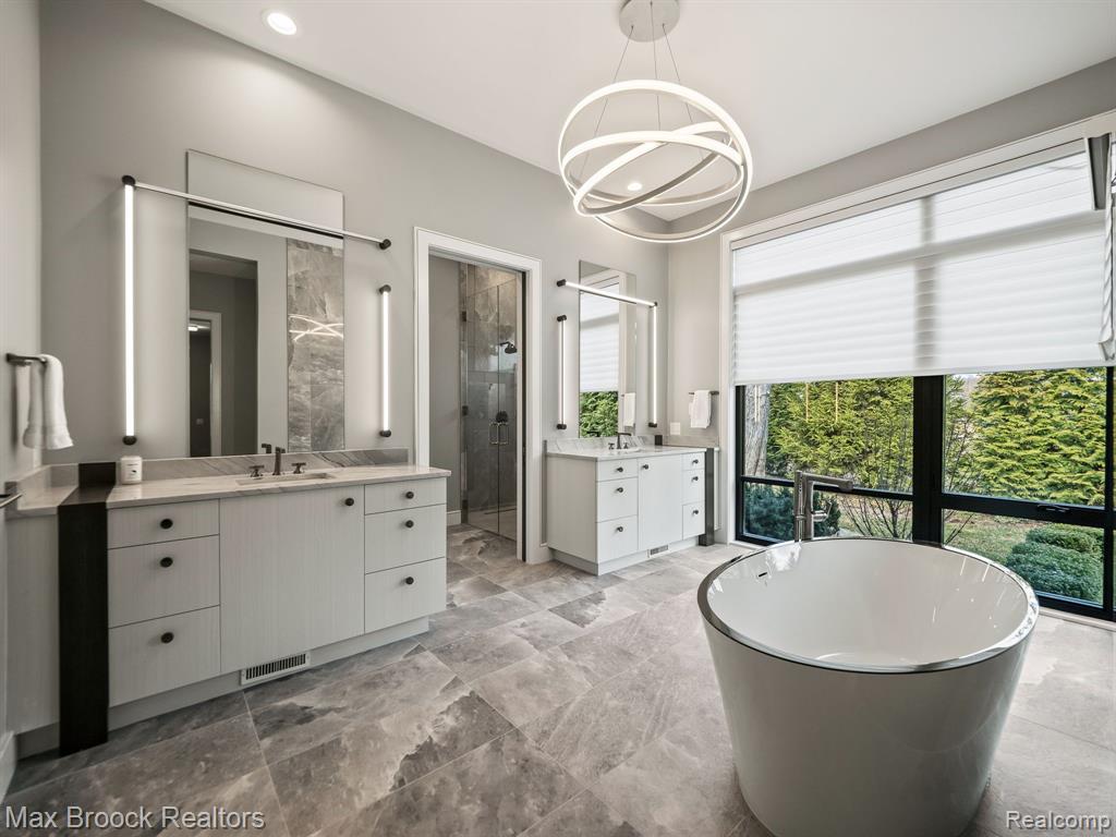 4890 Charing Cross Road Property Photo 24