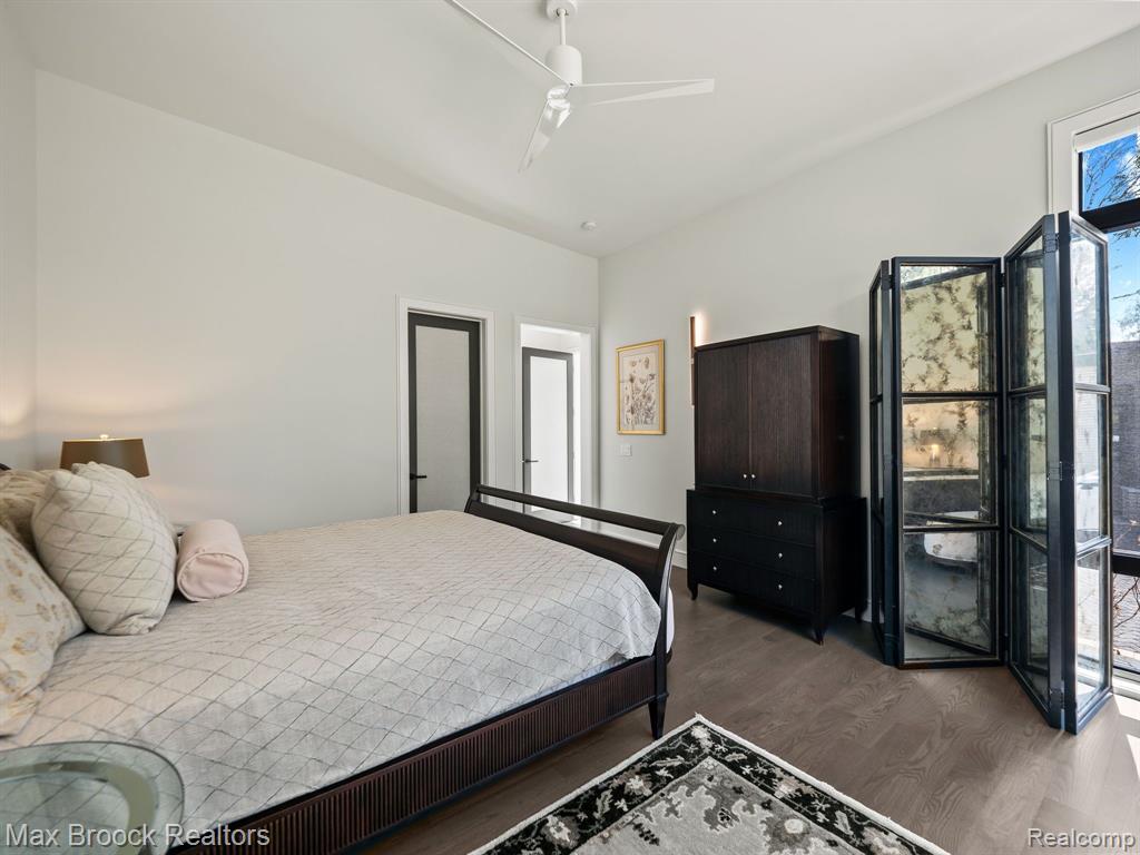 4890 Charing Cross Road Property Photo 29