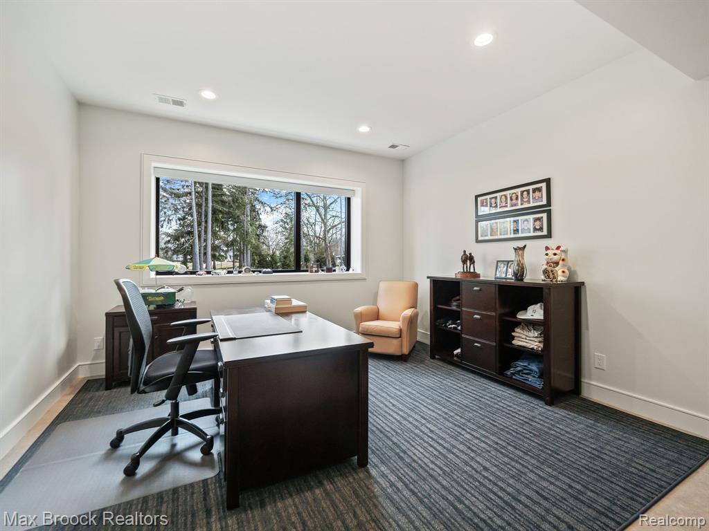 4890 Charing Cross Road Property Photo 34