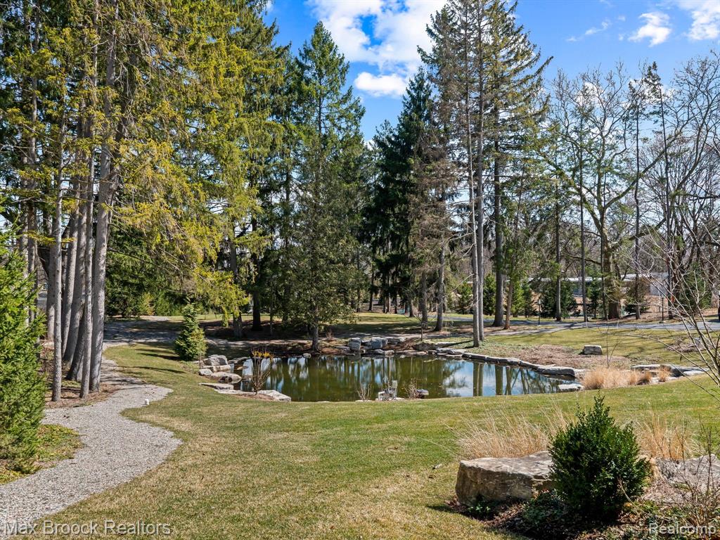4890 Charing Cross Road Property Photo 44