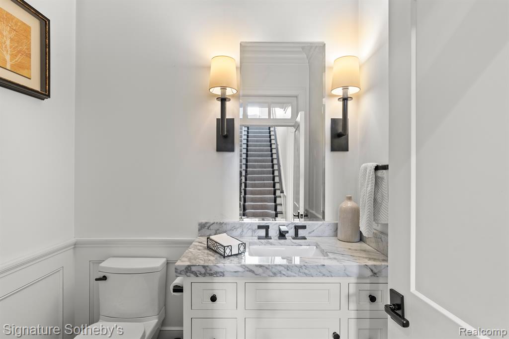 555 Chesterfield Avenue Property Photo 12
