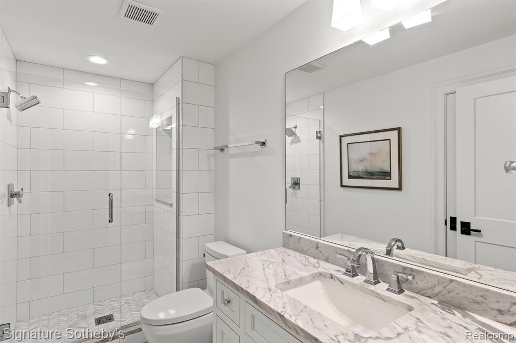 555 Chesterfield Avenue Property Photo 31
