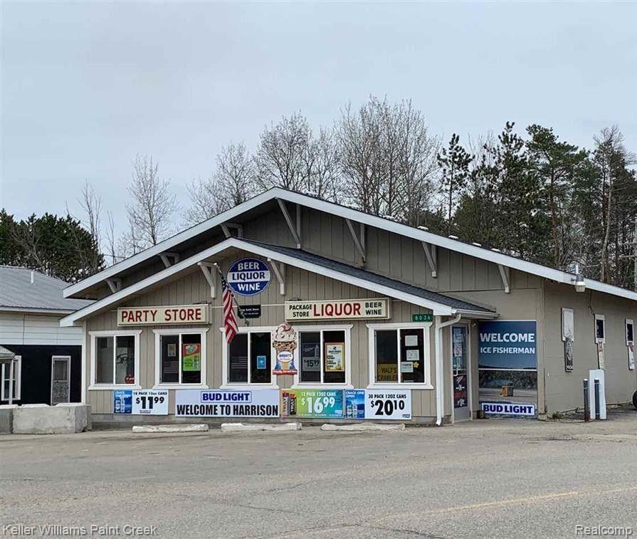 8036 N Clare Avenue Property Photo 1