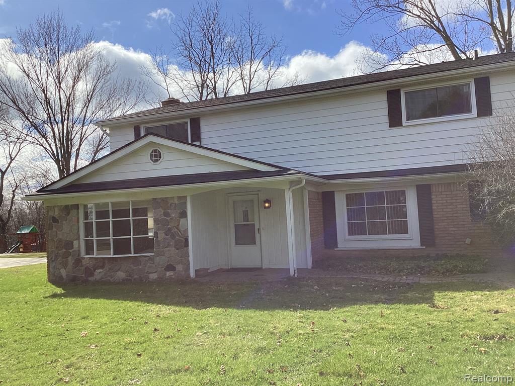 4747 Quarton Road Property Photo 2