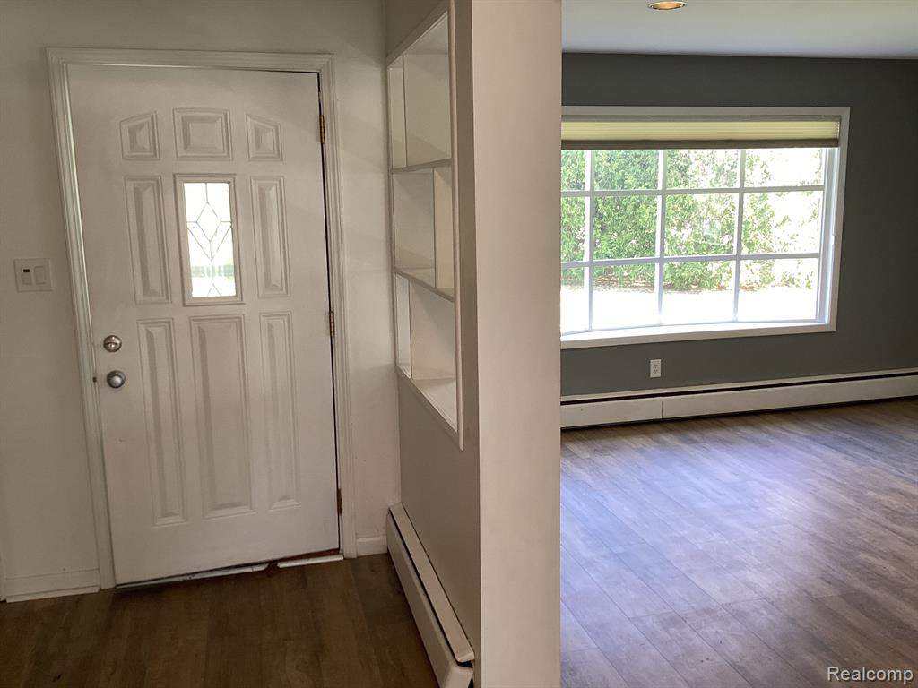 4747 Quarton Road Property Photo 4