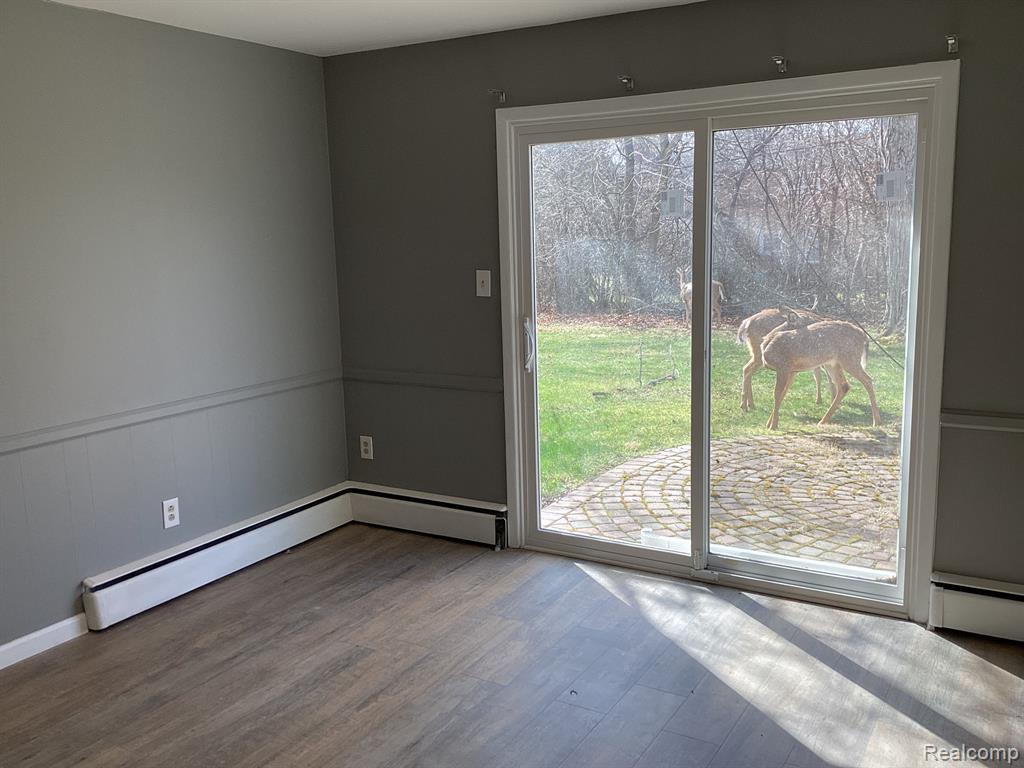 4747 Quarton Road Property Photo 13