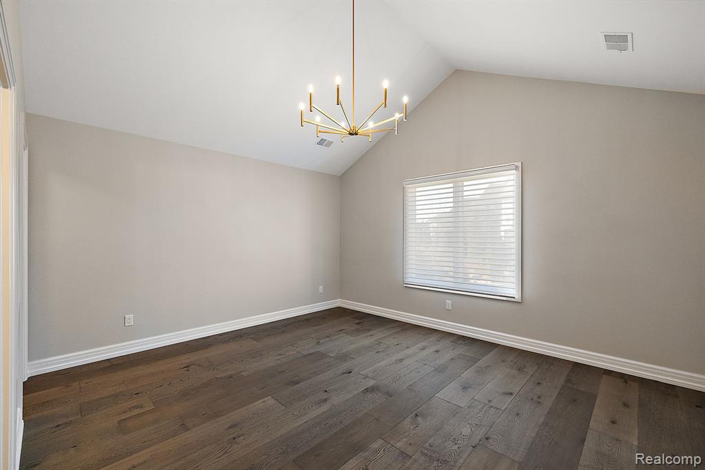 4848 Pinnacle Boulevard Property Photo 22