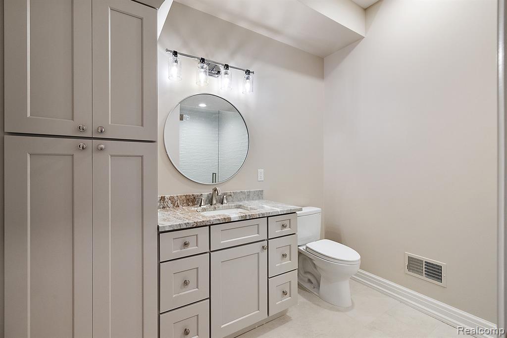 4848 Pinnacle Boulevard Property Photo 27