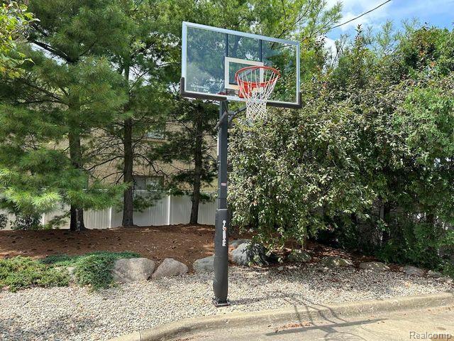 517 Oak Street Property Photo 53