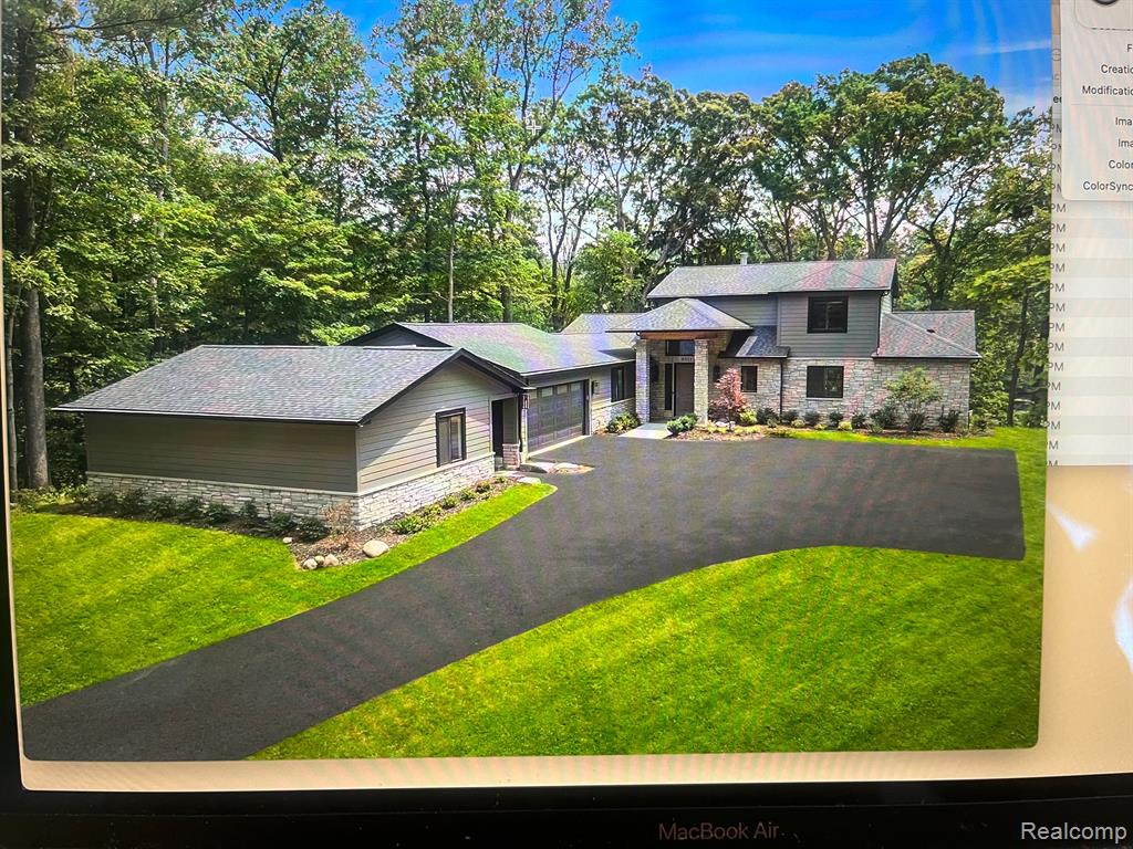 3511 Lakecrest Drive Property Photo 1
