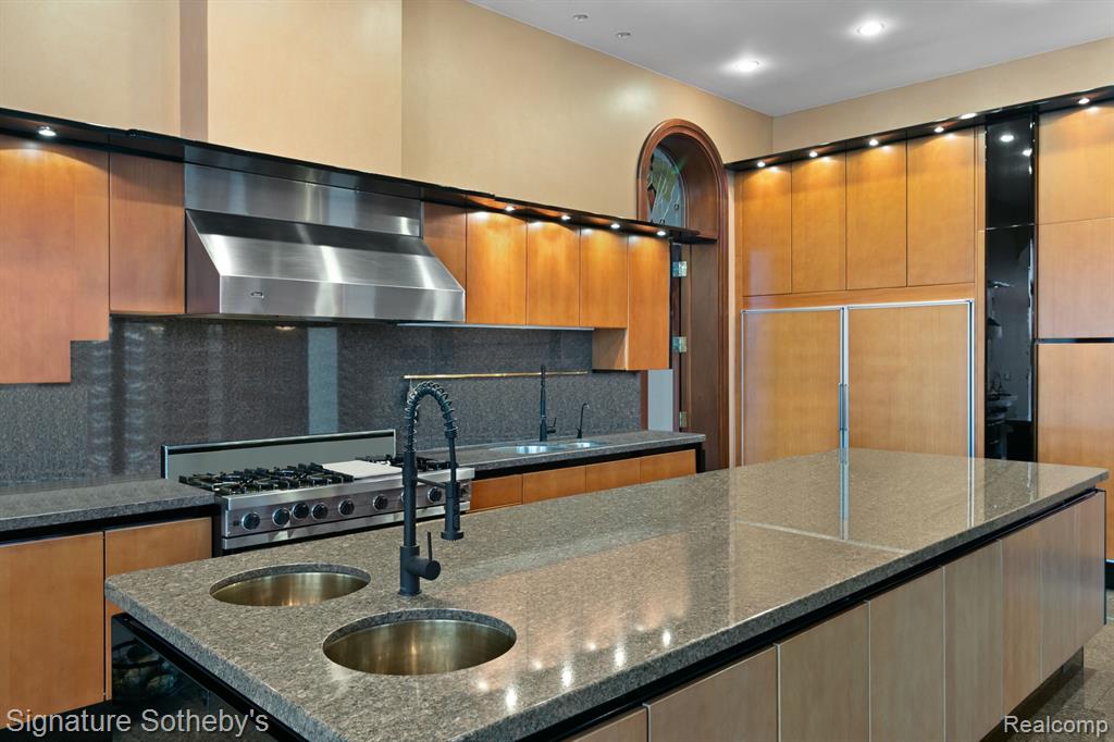 1567 Island Lane Property Photo 13