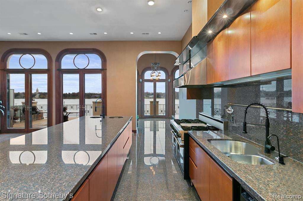 1567 Island Lane Property Photo 14