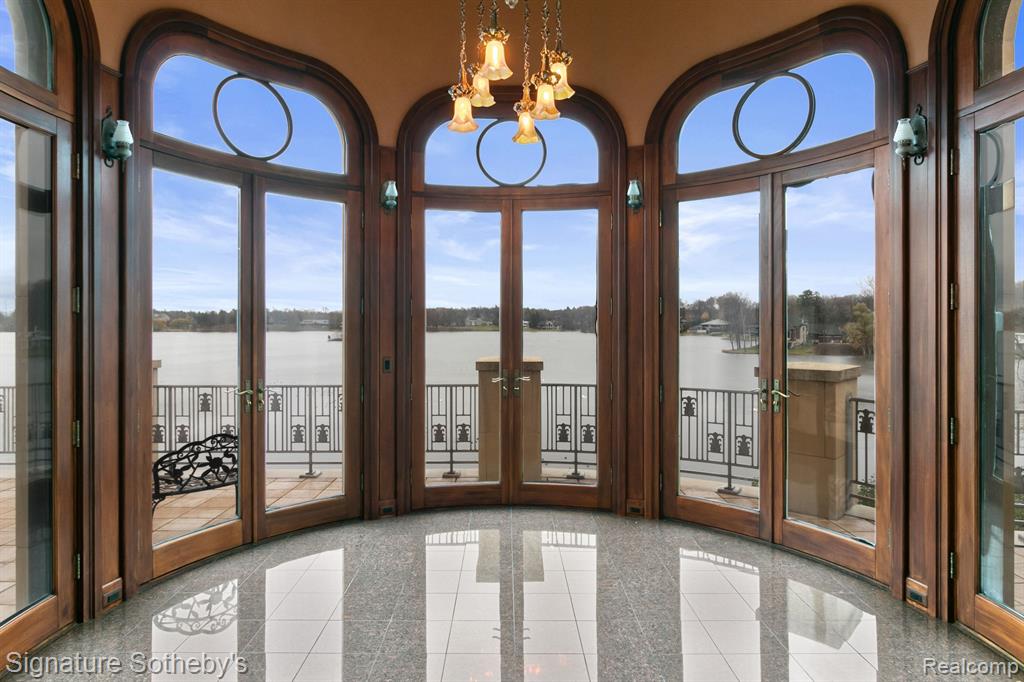 1567 Island Lane Property Photo 15