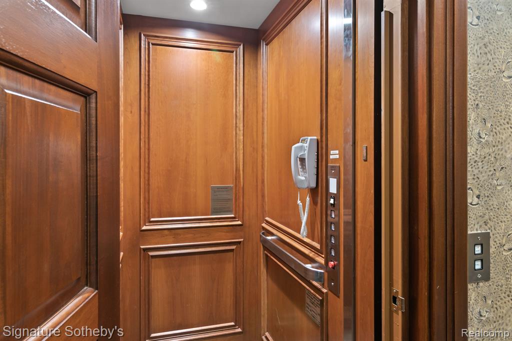 1567 Island Lane Property Photo 17