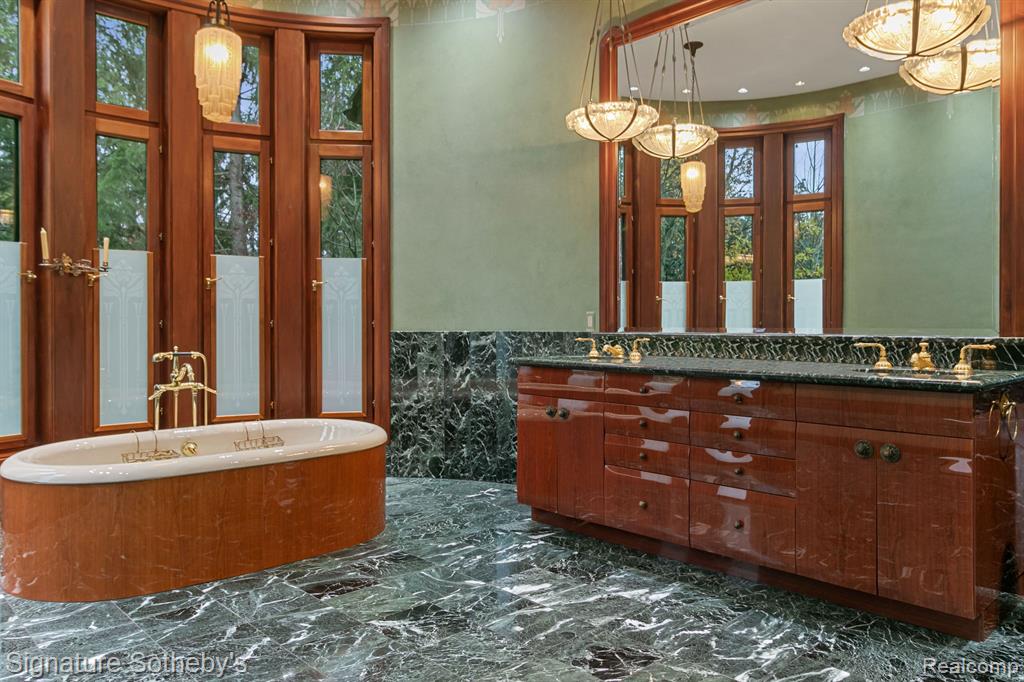 1567 Island Lane Property Photo 19
