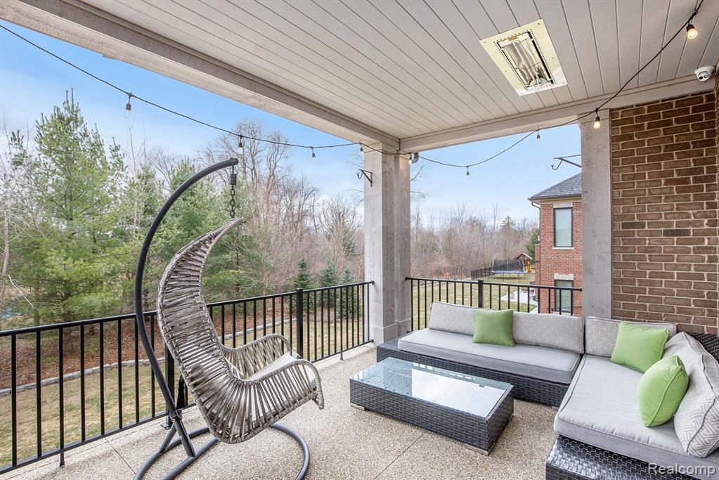 1686 Traceky Property Photo 43