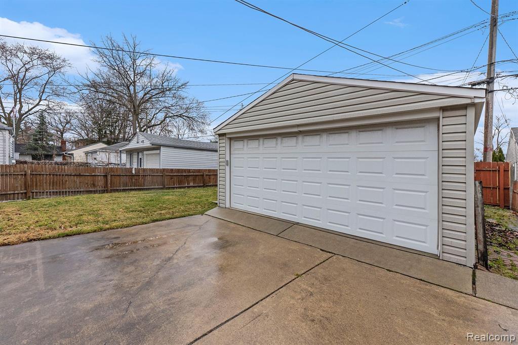 2217 E 10 Mile Road Property Photo 13