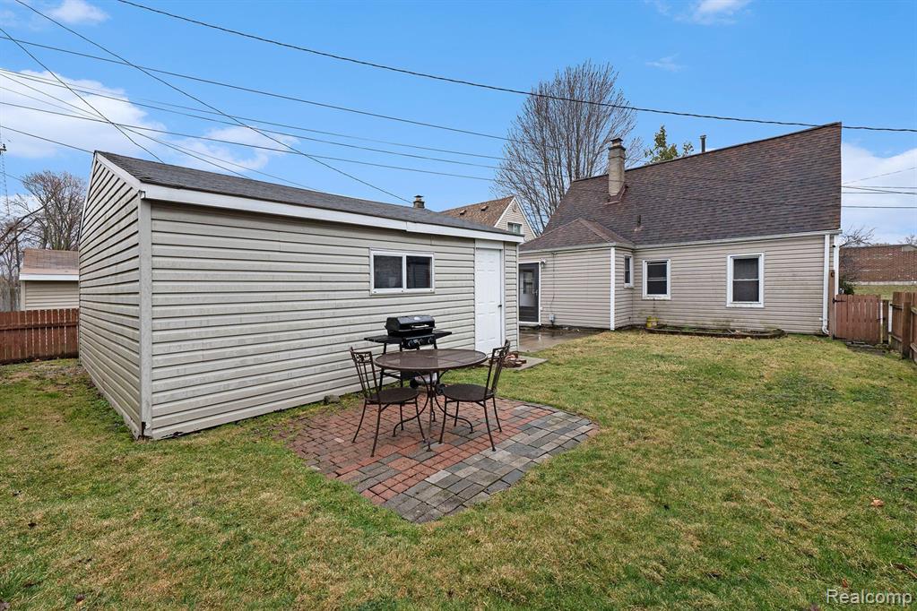 2217 E 10 Mile Road Property Photo 14
