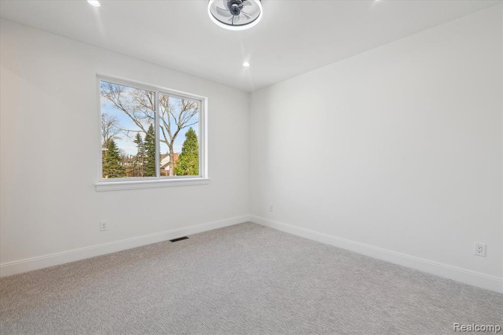517 Devillen Avenue Property Photo 36