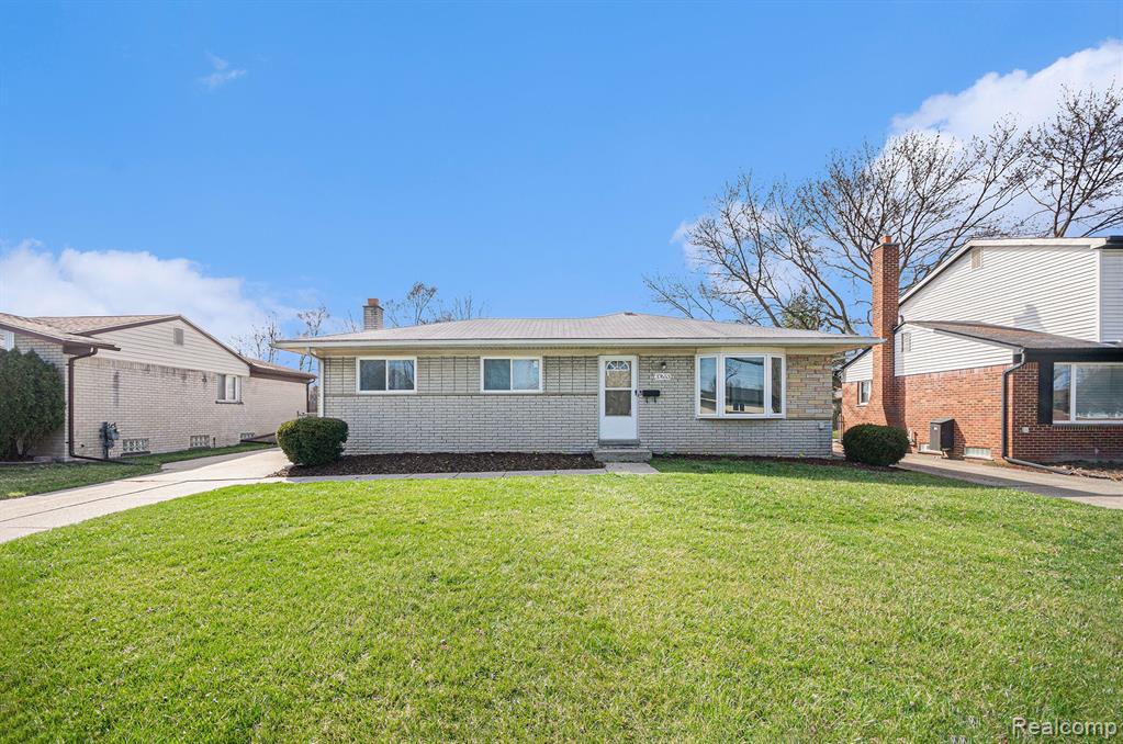 37653 Badger Drive Property Photo 2