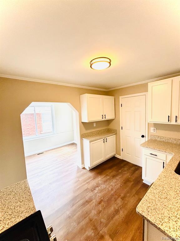 557 White Avenue Property Photo 16
