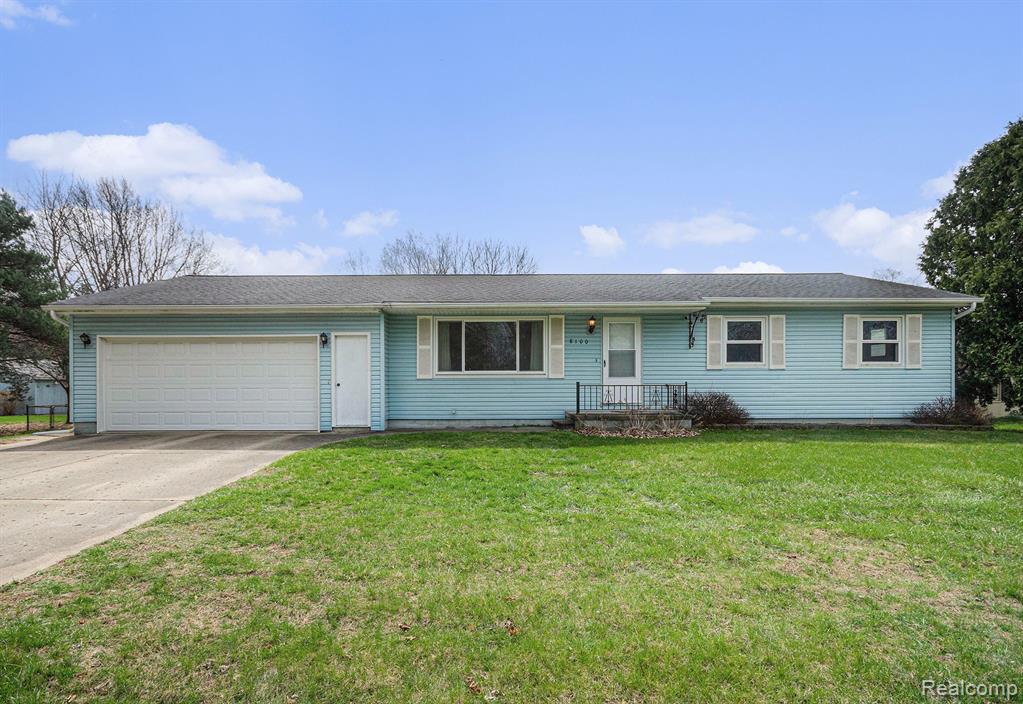 8100 Russell Street Property Photo 2