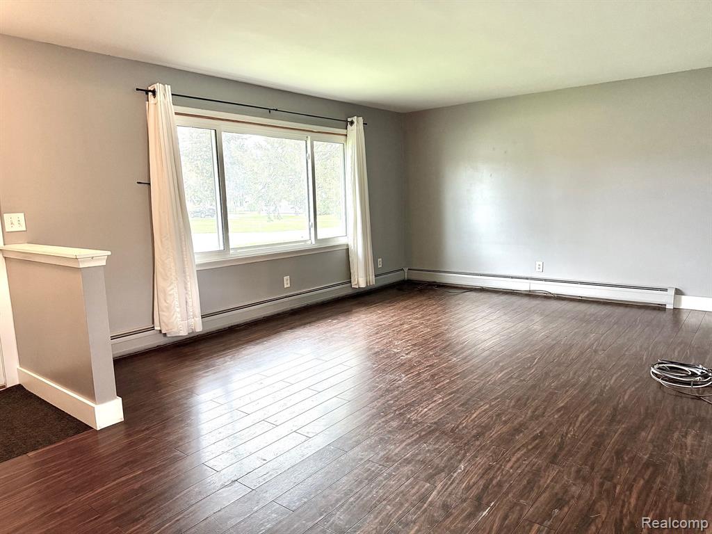 8100 Russell Street Property Photo 4
