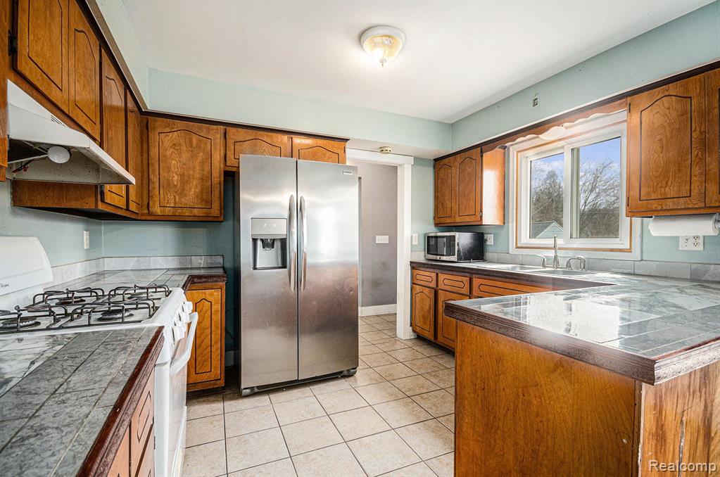 8100 Russell Street Property Photo 11