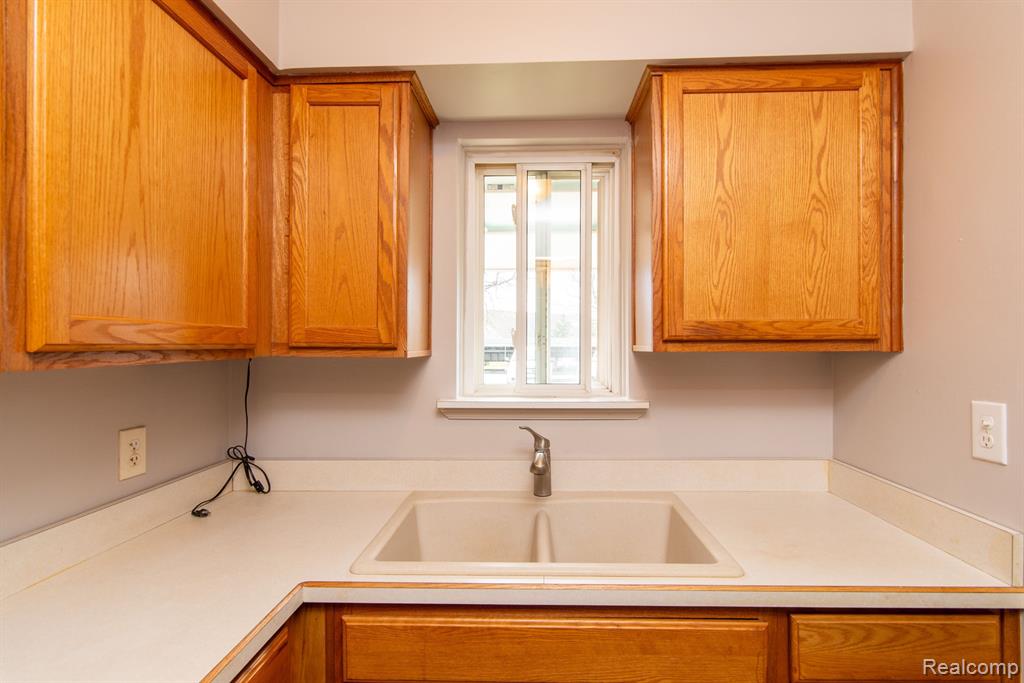 26902 Sandy Hill Property Photo 9