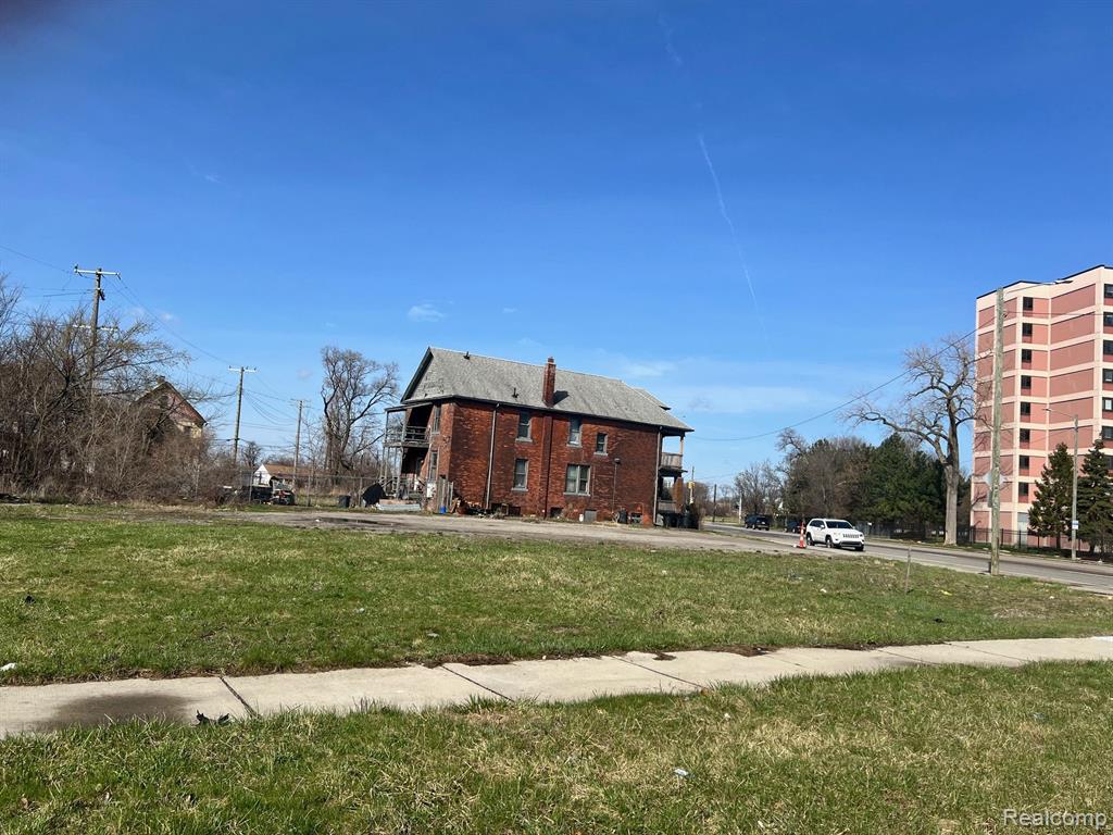 5125 Bangor Street Property Photo 3