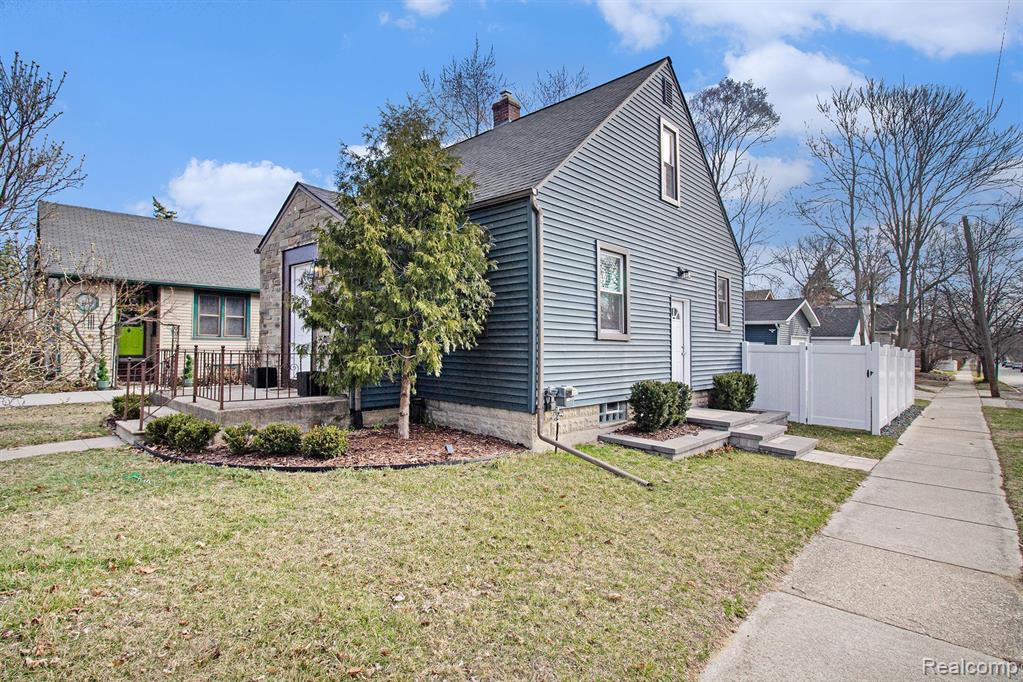 1500 Kenton Street Property Photo 2