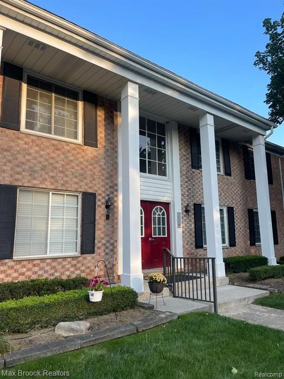 2425 Mulberry Square Property Photo 1