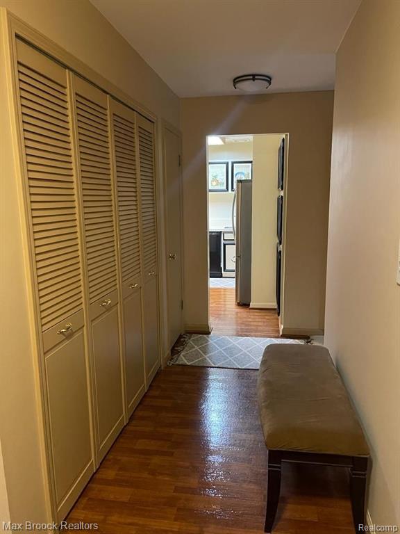 2425 Mulberry Square Property Photo 2