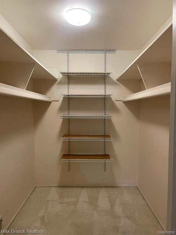 2425 Mulberry Square Property Photo 15