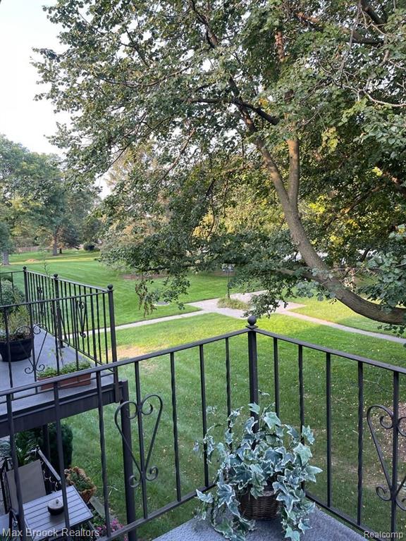 2425 Mulberry Square Property Photo 19