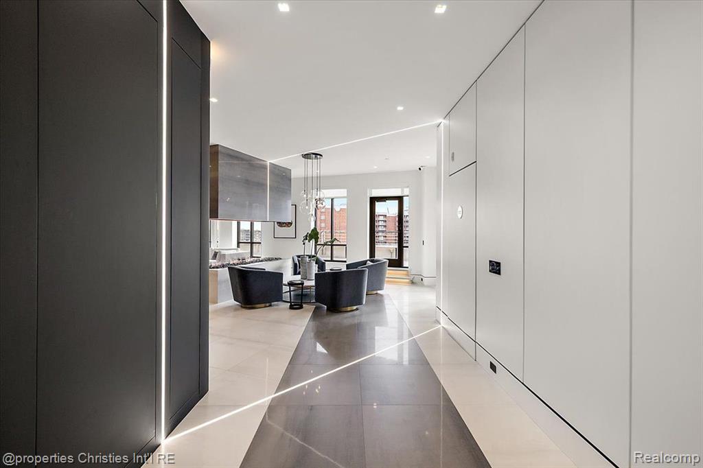 34901 Woodward Avenue Property Photo 3