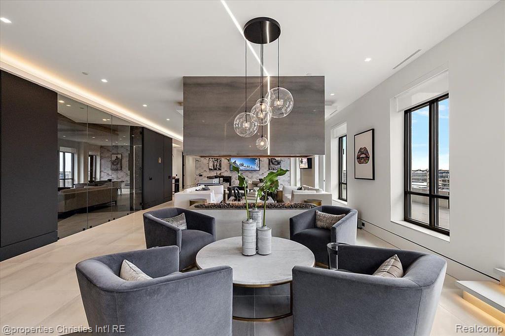 34901 Woodward Avenue Property Photo 7