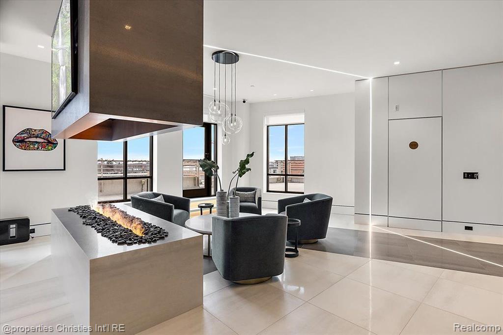 34901 Woodward Avenue Property Photo 9