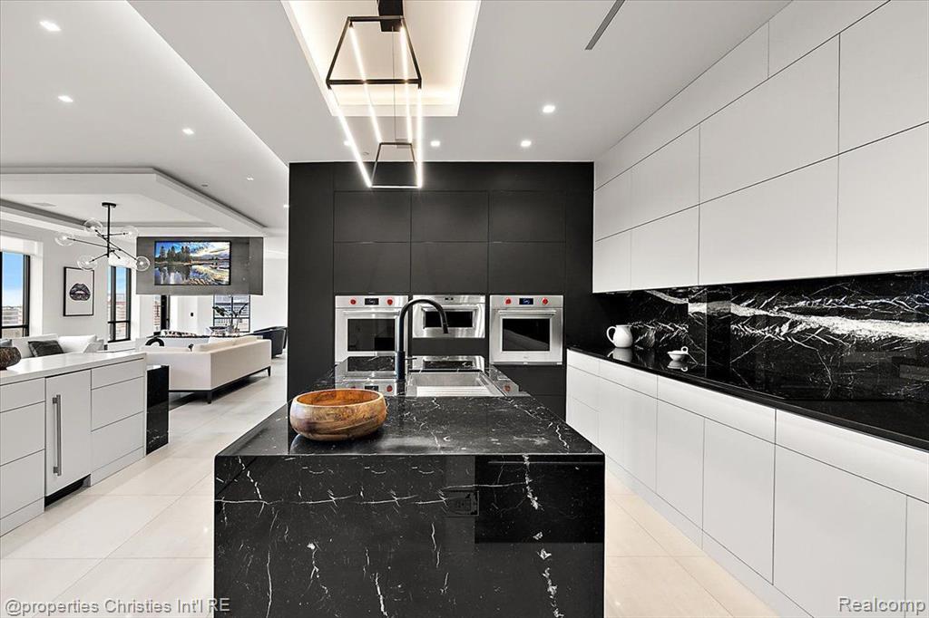 34901 Woodward Avenue Property Photo 30