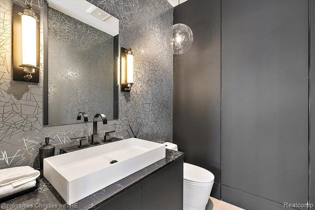 34901 Woodward Avenue Property Photo 34