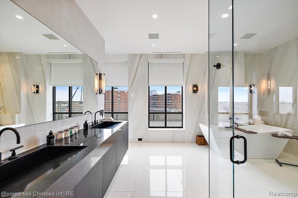 34901 Woodward Avenue Property Photo 43