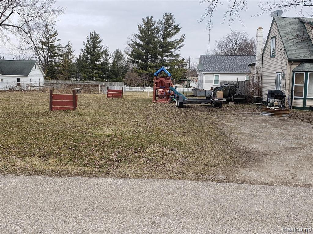 00 Durant Heights Property Photo 2