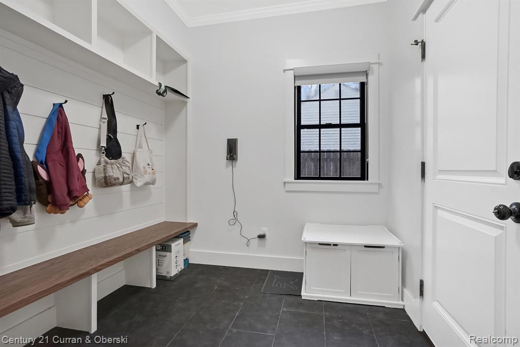 324 W Houstonia Avenue Property Photo 17