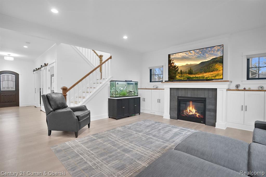 324 W Houstonia Avenue Property Photo 19