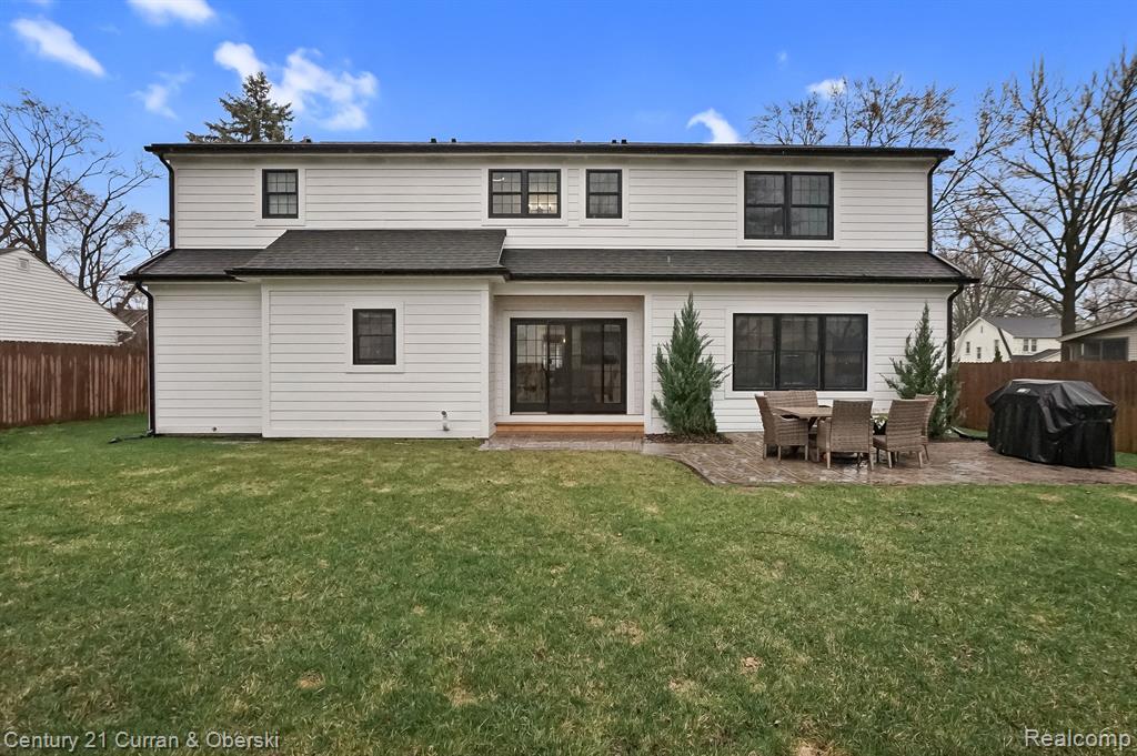 324 W Houstonia Avenue Property Photo 40