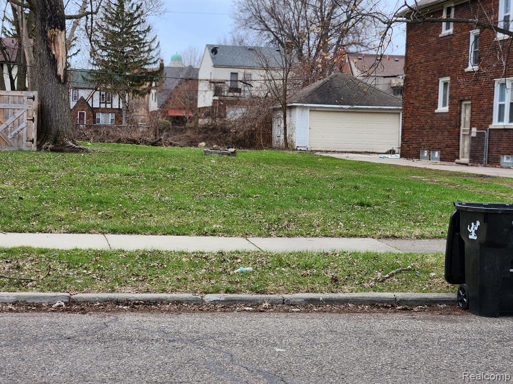 6111 YORKSHIRE Road Property Photo 1