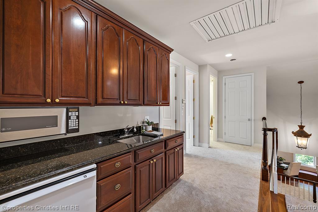 745 Wallace Street Property Photo 34