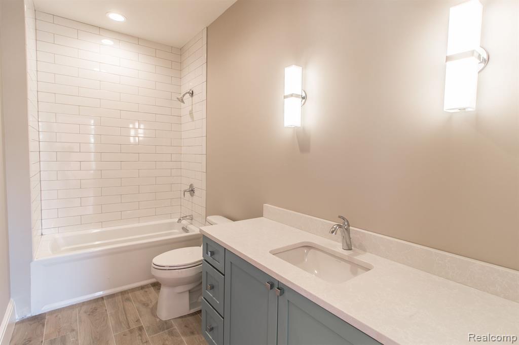 1044 Lakeside Drive Property Photo 30