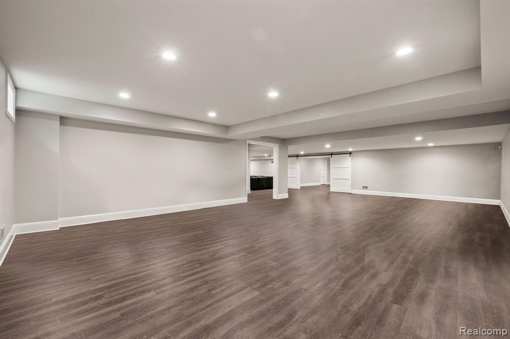 1044 Lakeside Drive Property Photo 37