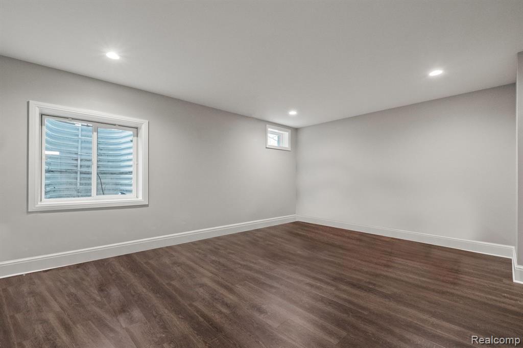 1044 Lakeside Drive Property Photo 38
